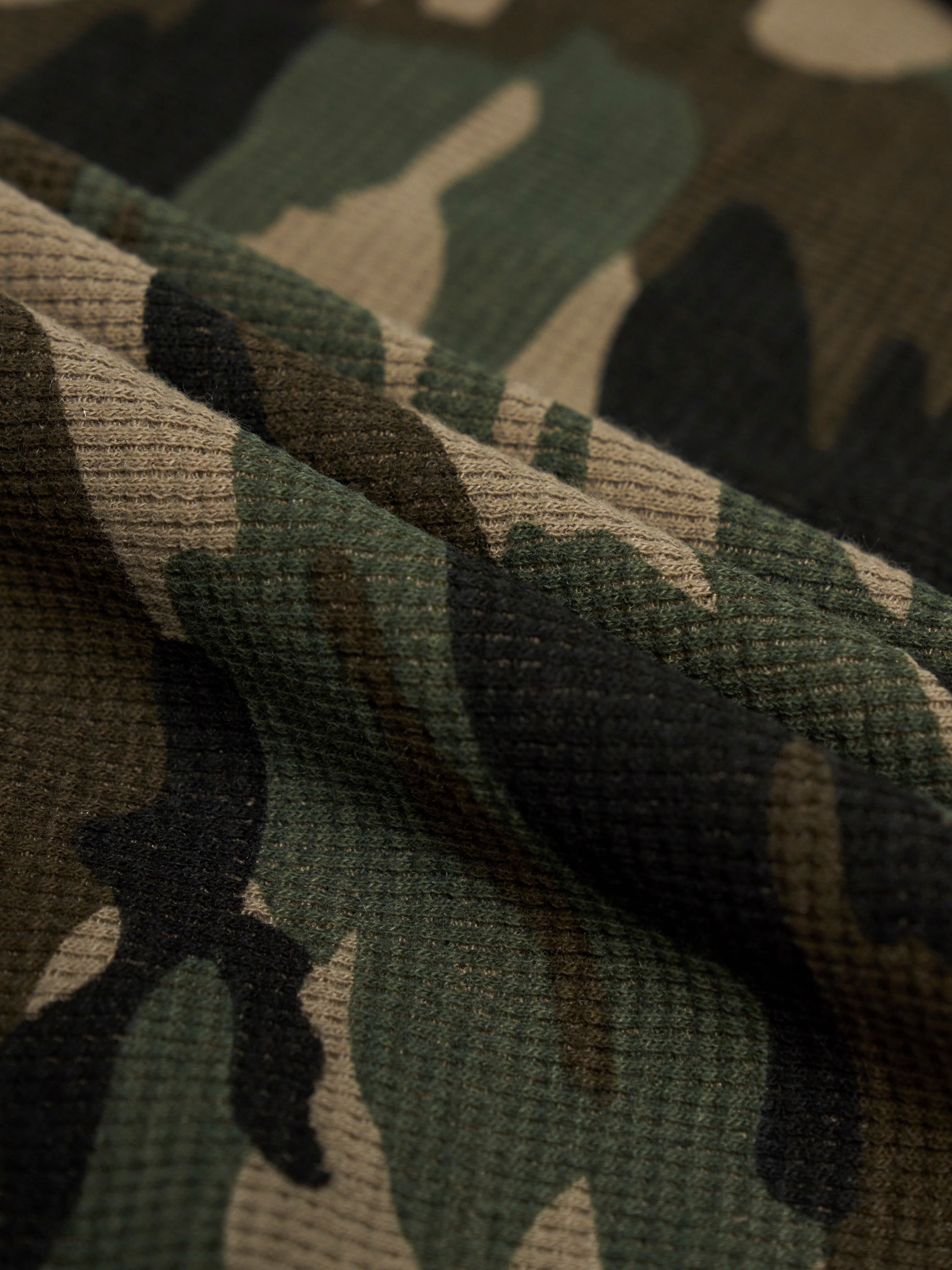 Lightweight Camo Hooded Thermal
